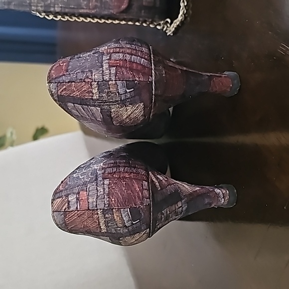 Life Stride Pumps - Picture 4 of 10